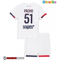 Otroške Nogometnih dresov Paris Saint-Germain Willian Pacho #51 Gostujoči 2025-26 Kratki rokavi (+ hlače)